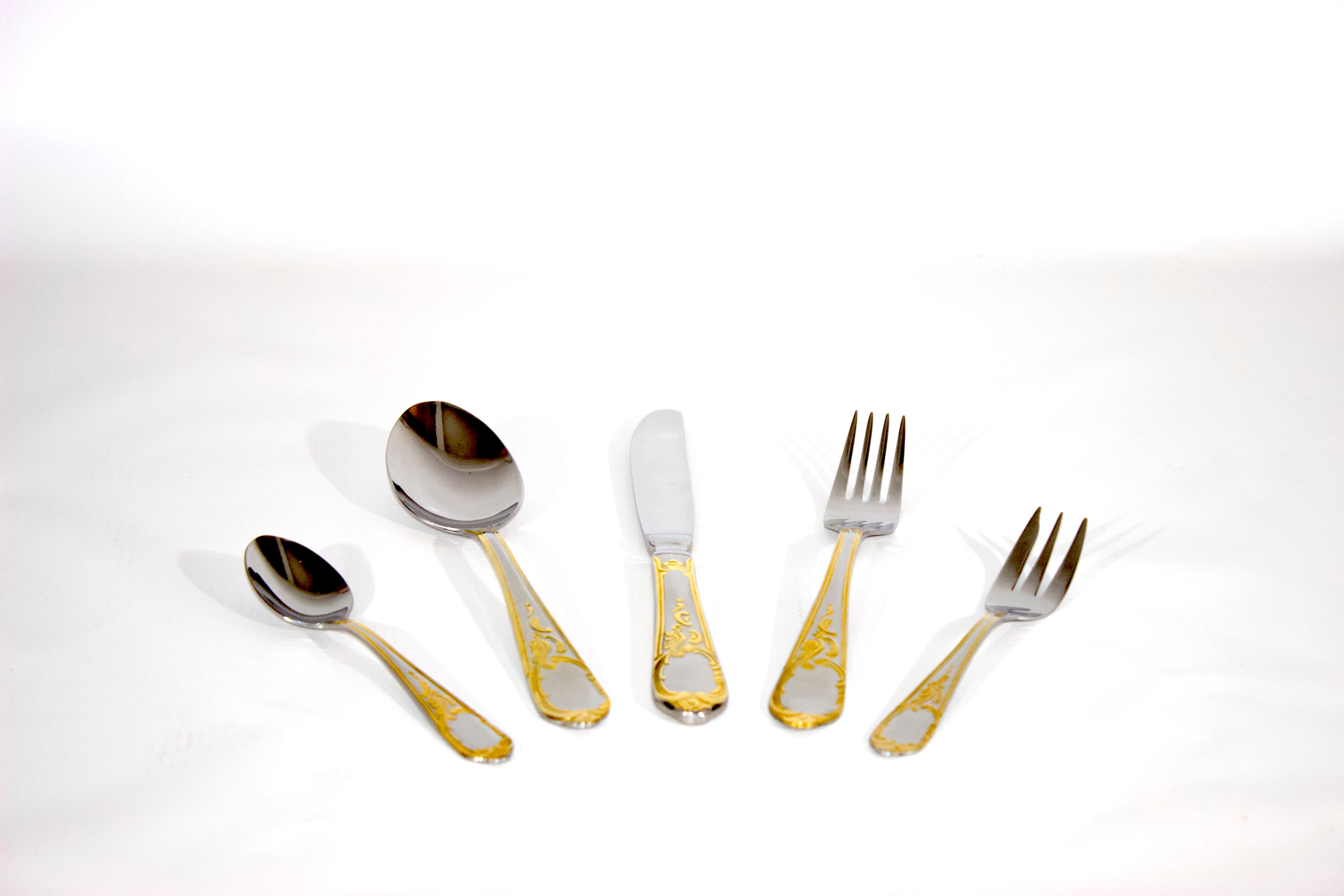 72 pieces Flatware Set - Cuisine Santé International